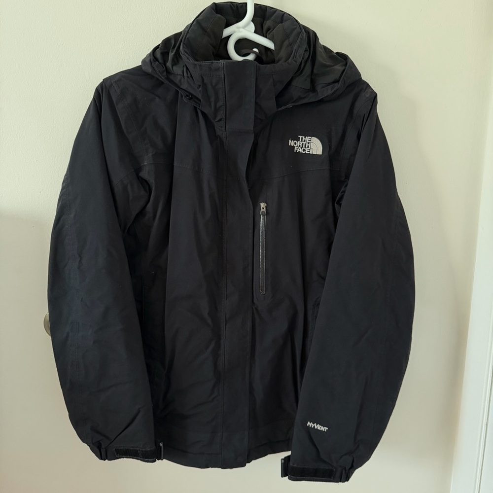 The north face women’s skii snowboard jacket hyvent (size small)
